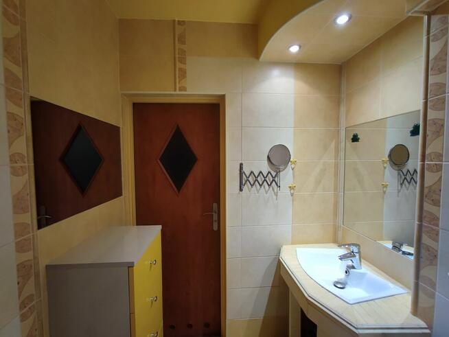 Dom wolnostojący 240 m² z działką 7,21 ara – Strzyżów