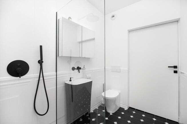 Stylowe mieszkanie tuż przy metrze - balkon, garaż