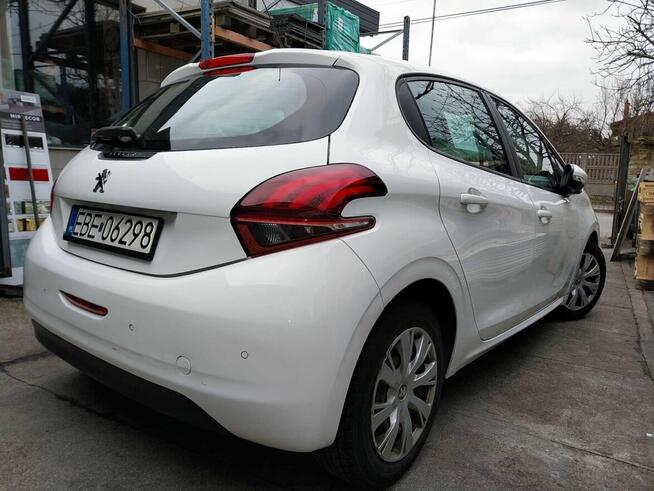 Sprzedam Peugeot 208 1,6 Blue Hdi Active 2017 rok