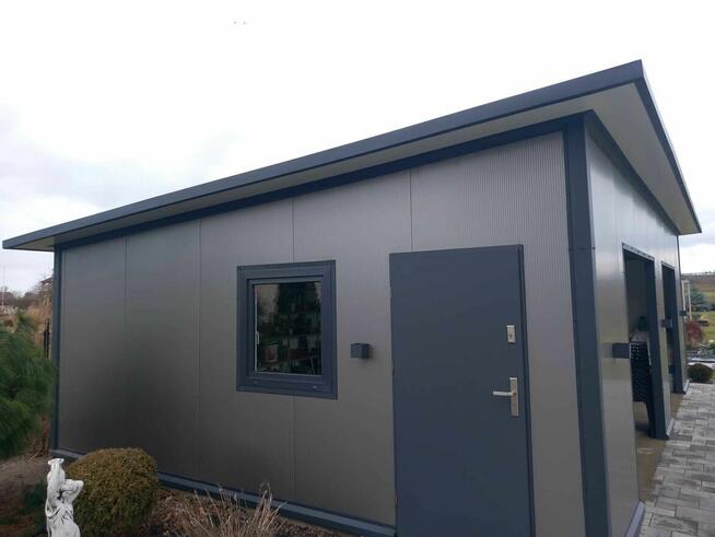 Garaz z plyty warstwowej