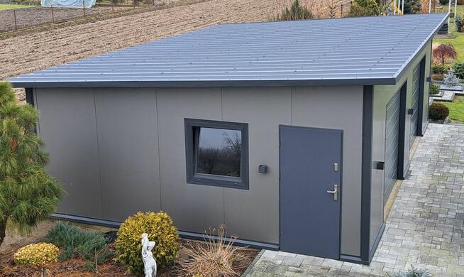 Garaz z plyty warstwowej