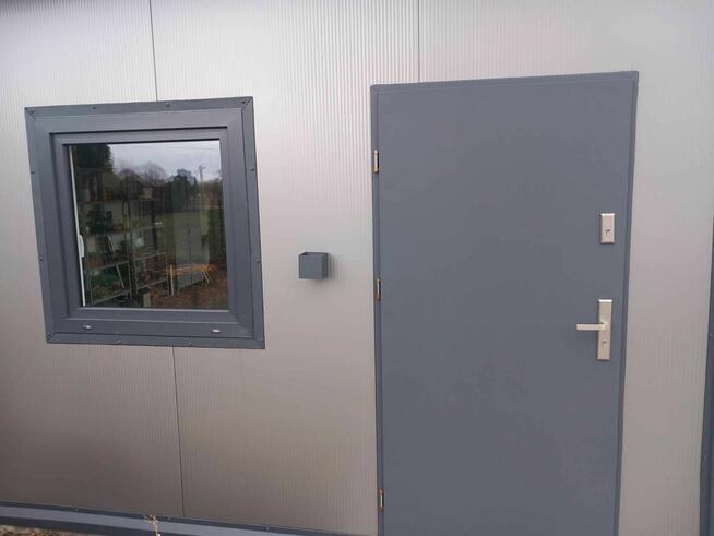 Garaz z plyty warstwowej