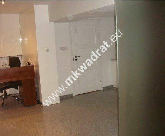 Blisko Sądu Najwyższego 65 m2 na biuro.