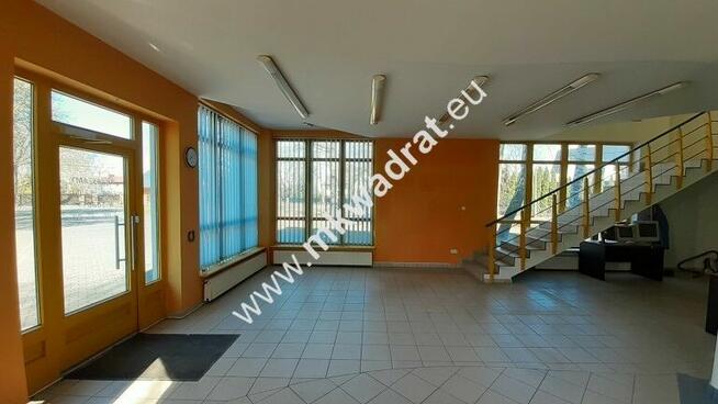 Biuro i hala w super lokalizacji.