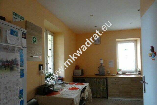 Dom po kapitalnym remoncie w centrum Błonia