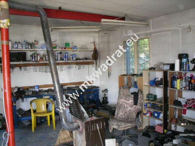 Posiadłość na działce 2600 m2 w Warszawie