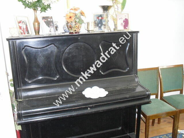 Posiadłość na działce 2600 m2 w Warszawie