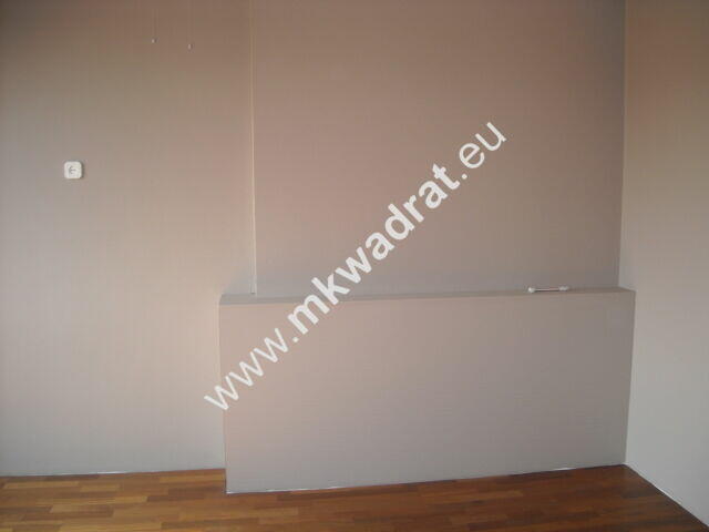 Funkcjonalny dom z lokalem użytkowym.