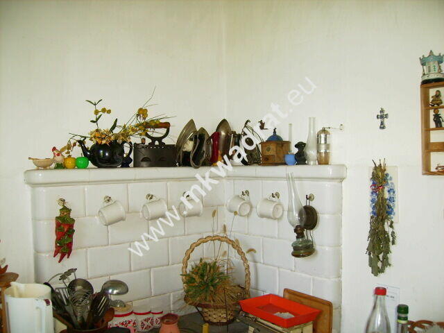 Dom z 4 mieszkaniami z ładną działką