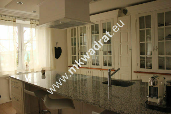 Piękny dom w stylu francuskim