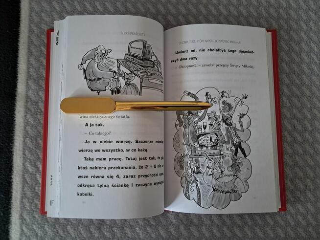 Książka „Sztuczna broda Świętego Mikołaja” T. Pratchett