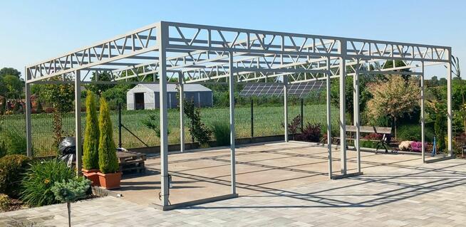 Garaz z plyty warstwowej