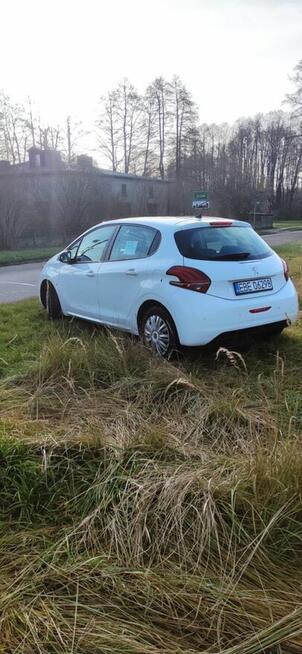 Sprzedam Peugeot 208 1,6 Blue Hdi Active 2017 rok