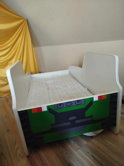 Łóżeczko dziecięce traktor