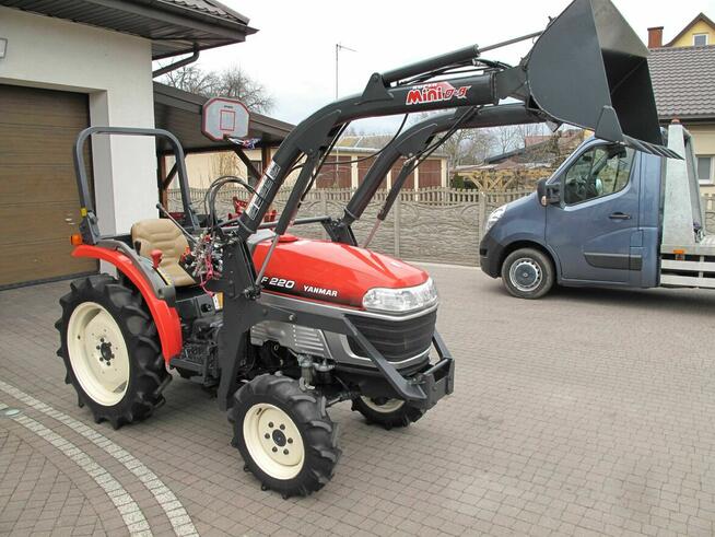 Mini Traktorek Yanmar EF220 22KM 4X4 Wspomaganie Rewers