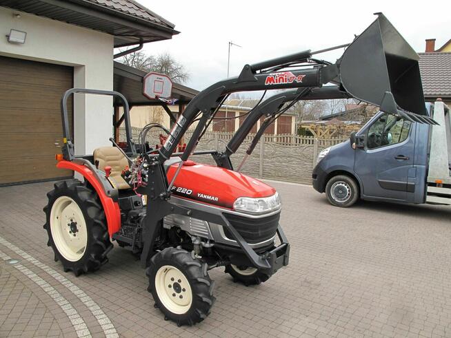 Mini Traktorek Yanmar EF220 22KM 4X4 Wspomaganie Rewers