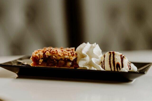 Odstąpię lokal, wyposażoną i działającą restaurację