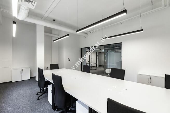 LUX 154 m 4-POK. LOKAL W BIUROWCU + 5 GARAŻY !!!