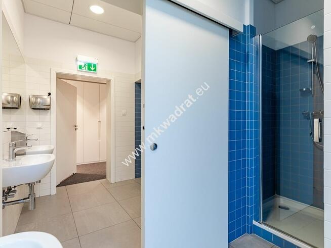 LUX 154 m 4-POK. LOKAL W BIUROWCU + 5 GARAŻY !!!