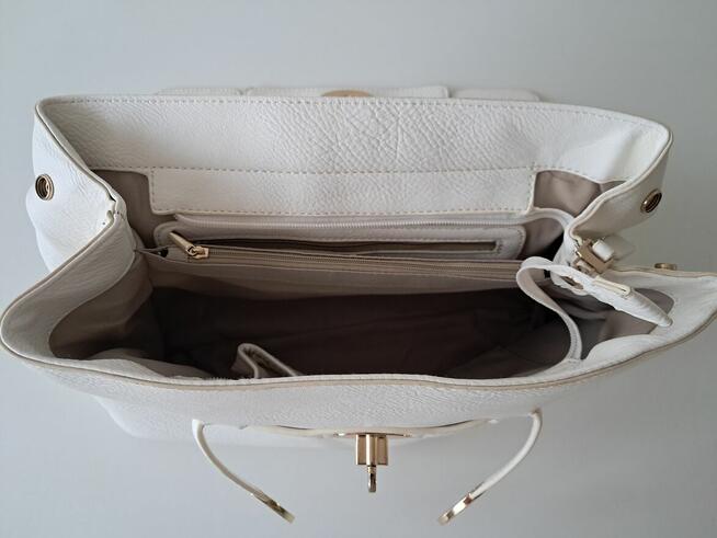 Torebka damska biała ze złotymi okuciami „Gesia Firenze