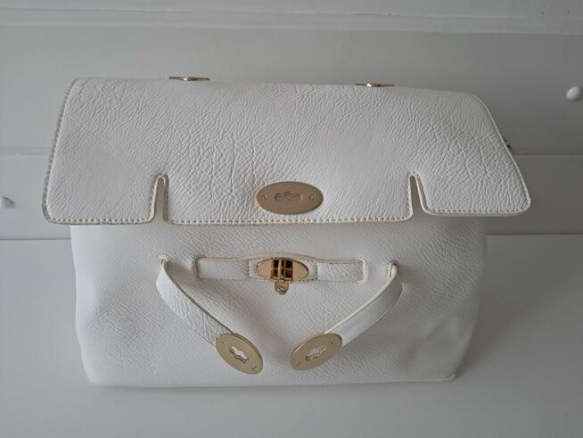 Torebka damska biała ze złotymi okuciami „Gesia Firenze