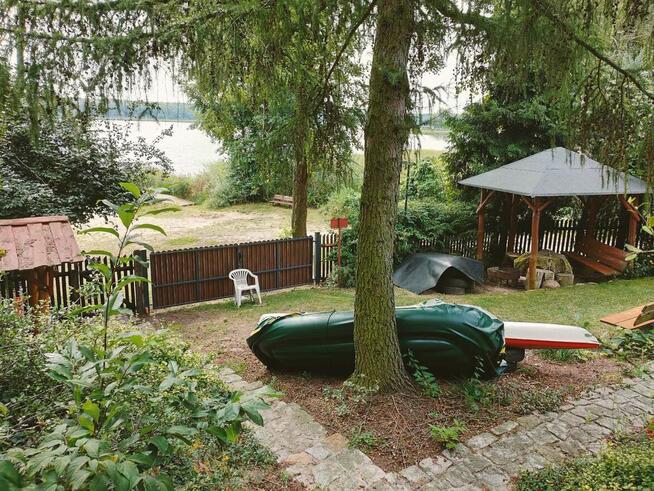 Wypoczynek bezpośrednio nad jeziorem powidzkim w Ostrowie