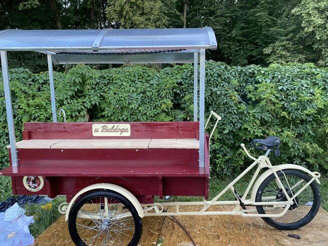 Riksza wózek na lody lub kawiarenka rower gastronomiczny