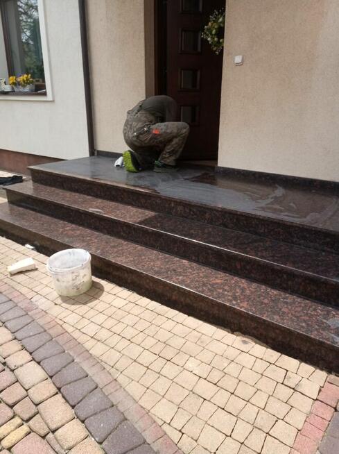 Sprzedaż i montaż stopni, parapetów, schodów z grantu