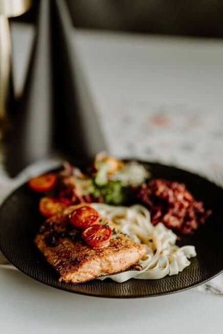 Odstąpię lokal, wyposażoną i działającą restaurację