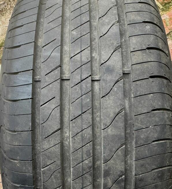 Opony letnie Goodyear Efficientgrip Performance 215/55 R17 9