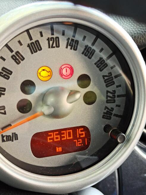 Syndyk sprzedaje pojazd Mini Cooper