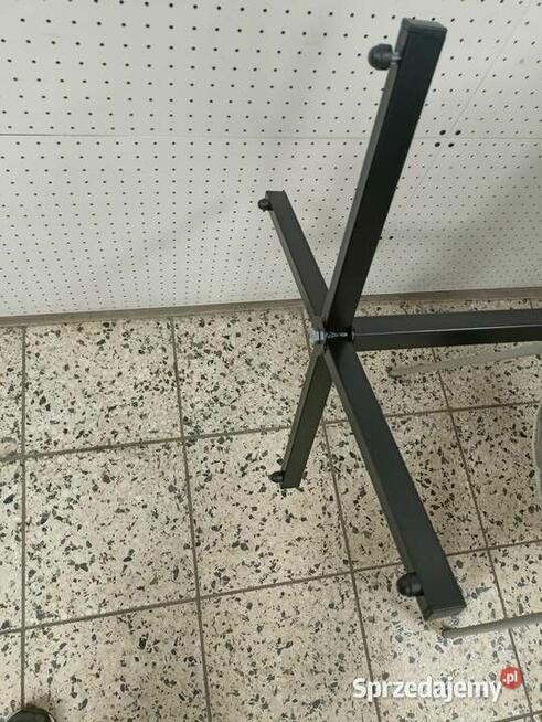 Stojak na damskie torebki, torebka