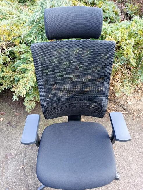 Fotel biurowy Dauphine czarny z zagłówkiem fotele krzesła