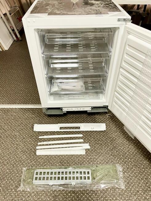 Nowa Zamrażarka Electrolux LYB2AF82S