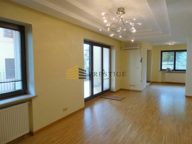 Elegancki dom z ogrodem i sauną w prestiżowej loka