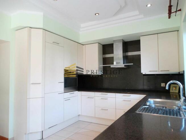 Elegancki dom z ogrodem i sauną w prestiżowej loka