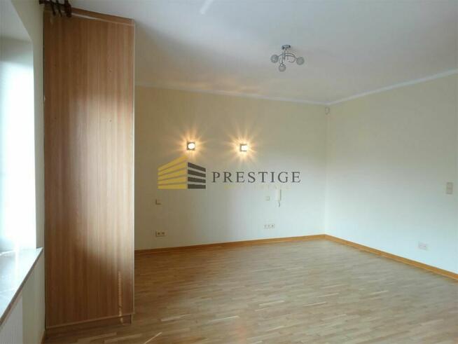 Elegancki dom z ogrodem i sauną w prestiżowej loka