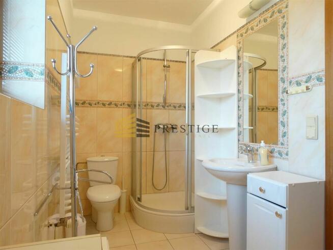 Elegancki dom z ogrodem i sauną w prestiżowej loka