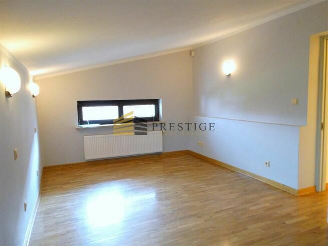 Elegancki dom z ogrodem i sauną w prestiżowej loka