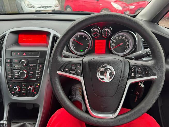 Opel Astra 2014r !!! Zarejestrowany w PL !!! Klima !!! Alufelgi