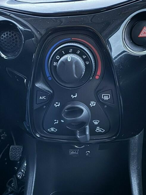 Toyota Aygo 5 drzwi !!! 2015r !!! Elektryczny dach !!! Kamera cofania !!!