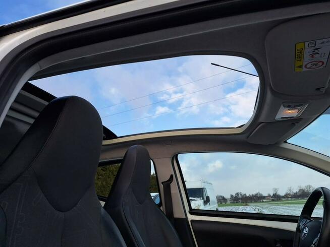 Toyota Aygo 5 drzwi !!! 2015r !!! Elektryczny dach !!! Kamera cofania !!!