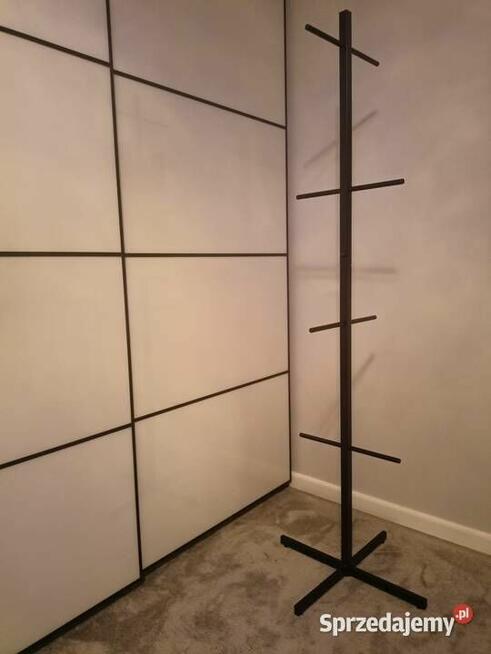 Stojak na damskie torebki, torebka