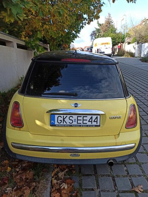 Syndyk sprzedaje pojazd Mini Cooper