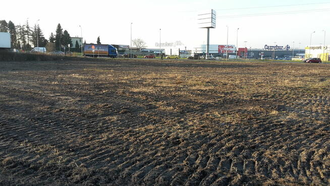 DZIAŁKA INWESTYCYJNO- BUDOWLANA