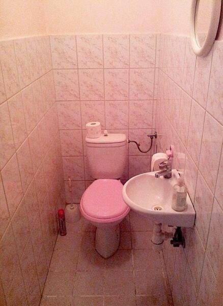 Słoneczny pokój w spokojnej okolicy