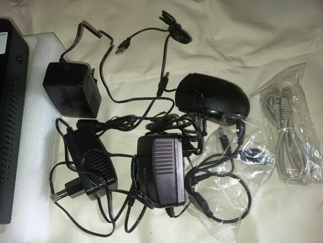 Zestaw 8 kamer, nagrywarka, zasilanie, okablowanie. Okazja!