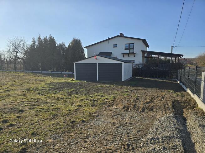 Sprzedam działkę z domem w stanie surowym zamkniętym