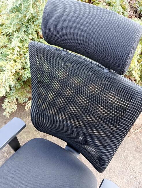 Fotel biurowy Dauphine czarny z zagłówkiem fotele krzesła