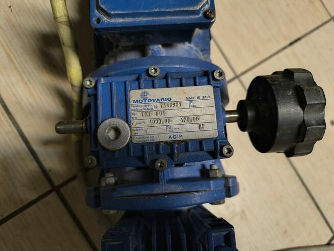 Motoreduktor przekładnia silnik